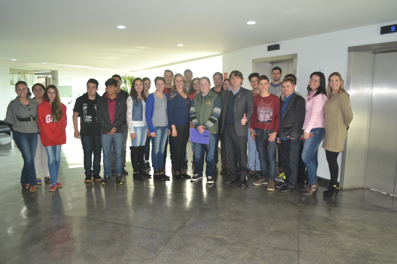 Estudantes de Porto Vitória visitam Anibelli Neto