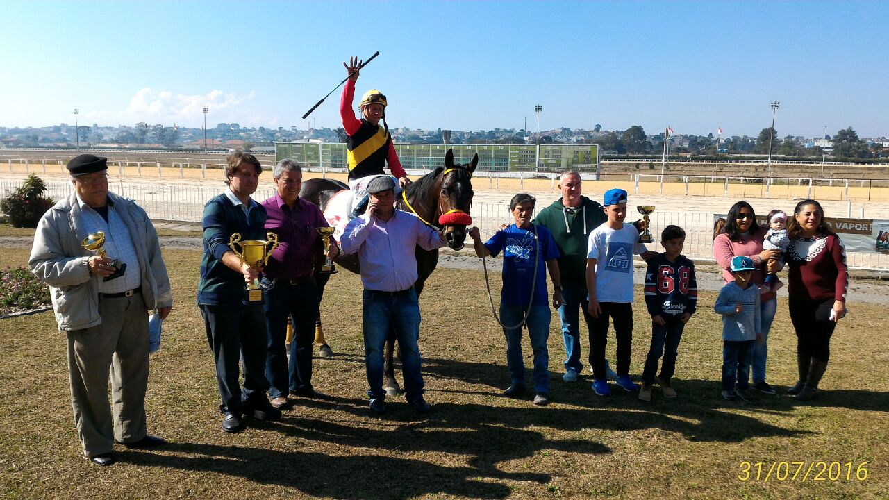 Jockey Club do Paraná realiza Grande Prêmio Heitor Baggio