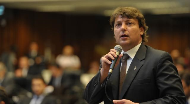 Deputado Anibelli Neto condena privatização do Porto de Paranaguá