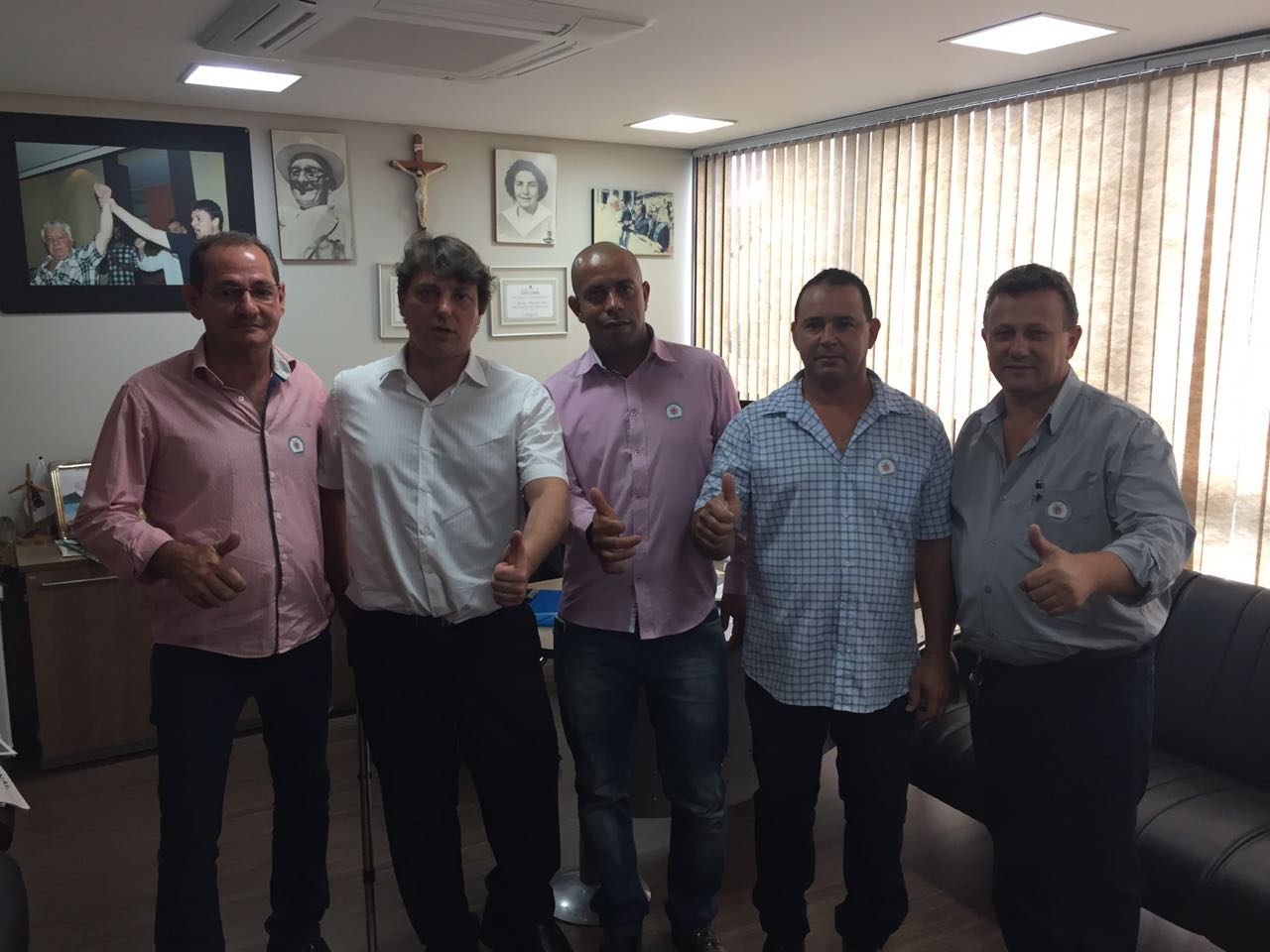 Vereadores de Nova Aliança do Ivaí visitam Deputado Anibelli Neto
