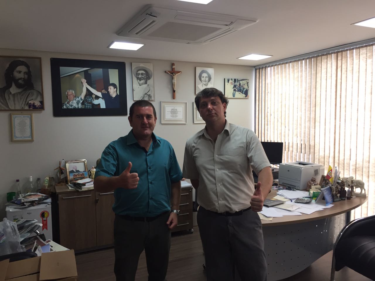 Marcio Rato ex-prefeito de Quitandinha visita o Deputado Anibelli Neto
