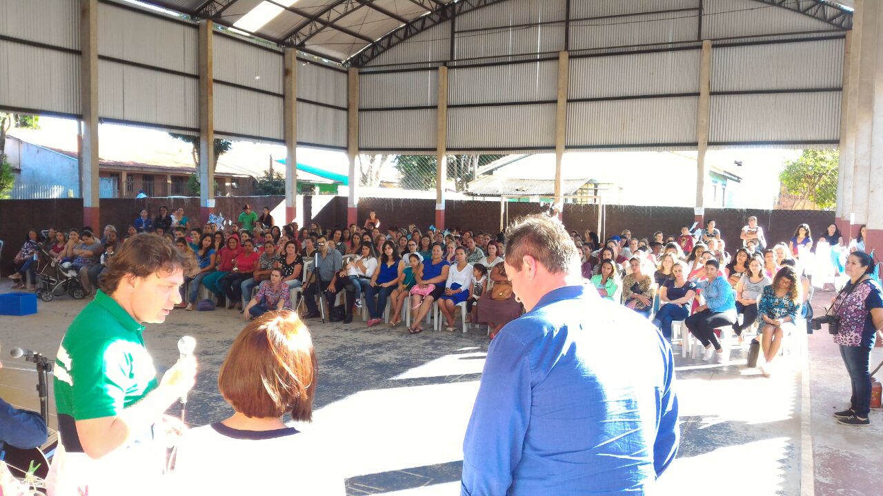 Deputado Anibelli participa de Festa em homenagem as  mães na cidade de Cambira