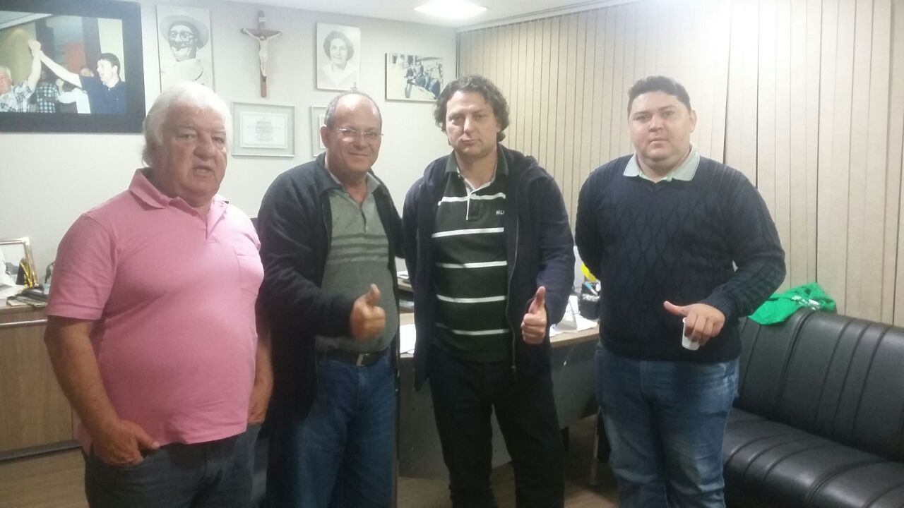 Anibelli recebe a visita dos amigos de Diamante do Norte.