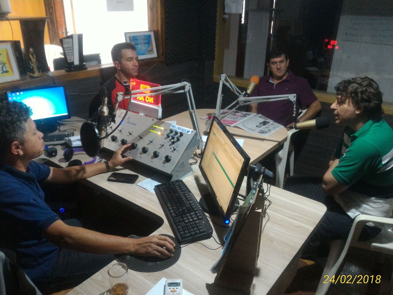 Visita a Rádio FM 98,3 de Quitandinha.