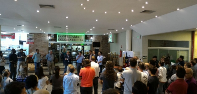 Empresários protestam contra carga tributária dos vinhos no Paraná