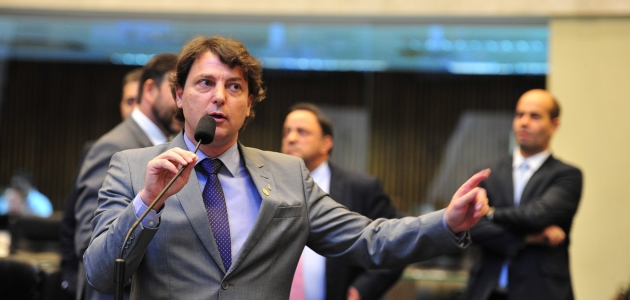 Anibelli questiona contratação de empresa de software em detrimento da Celepar