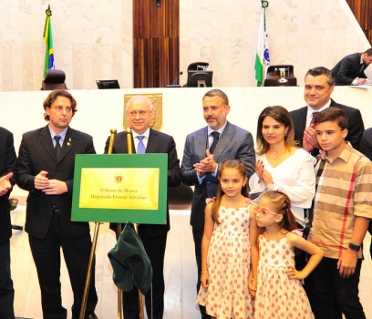 Por proposição do Deputado Anibelli Neto, assembleia homenageia Erondy Silvério dando seu nome a tribuna de honra