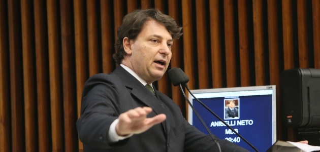 Assembleia aprova projeto de Anibelli Neto que homenageia Caito Quintana