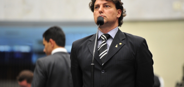 Projeto de Anibelli Neto prevê que boletos sejam mandados por meio eletrônico