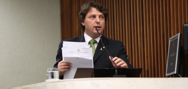 Anibelli Neto apresenta projeto para garantir atendimento especial a idosos com mais de 80 anos