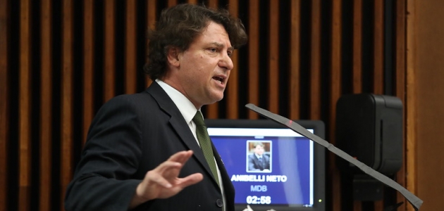 Anibelli Neto lamenta que foi preciso um senador de Rondônia assumir a luta dos produtores paranaenses pelo marco legal da energia