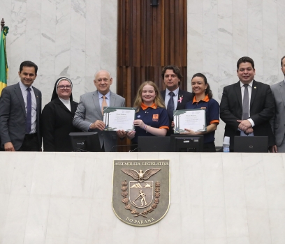 Jovem Senadora 2023: estudante Roxanne Alves recebe Menção Honrosa na Assembleia Legislativa por proposição do deputado Anibelli Neto (MDB)