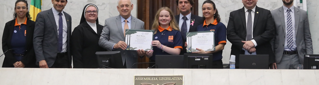 Jovem Senadora 2023: estudante Roxanne Alves recebe Menção Honrosa na Assembleia Legislativa por proposição do deputado Anibelli Neto (MDB)