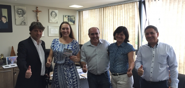 Autoridades de Realeza visitam Anibelli Neto