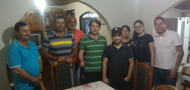 Anibelli visita amigos na cidade de Califórnia.