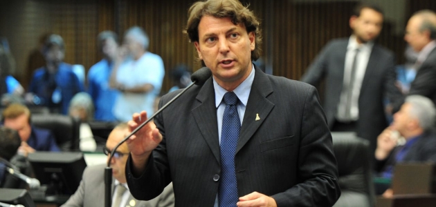 Anibelli pede que Ratinho interceda junto ao governo federal em defesa dos produtores de leite do Paraná