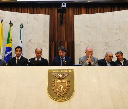 Deputado Anibelli Neto preside Sessão Solene em Homenagem a Arquidiocese de Curitiba pela Festa de Corpus Christi