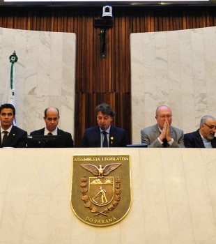 Deputado Anibelli Neto preside Sessão Solene em Homenagem a Arquidiocese de Curitiba pela Festa de Corpus Christi