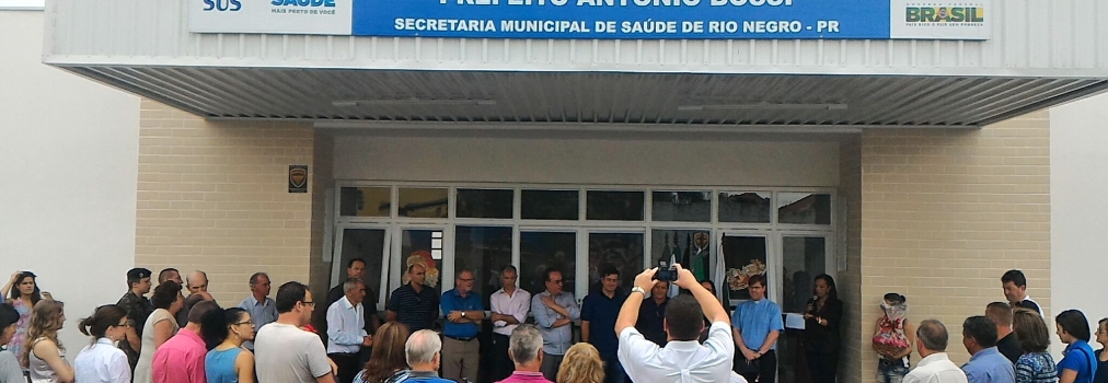 Deputado Anibelli Neto parabeniza o Prefeito Milton Paizani pela inauguração da Unidade Básica de Saúde Prefeito Antonio Bossi