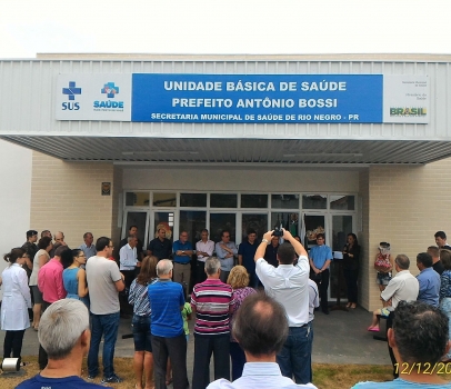 Deputado Anibelli Neto parabeniza o Prefeito Milton Paizani pela inauguração da Unidade Básica de Saúde Prefeito Antonio Bossi