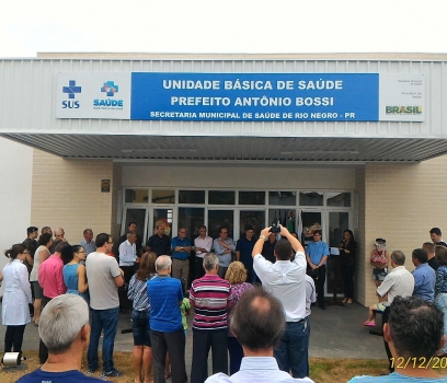 Deputado Anibelli Neto parabeniza o Prefeito Milton Paizani pela inauguração da Unidade Básica de Saúde Prefeito Antonio Bossi