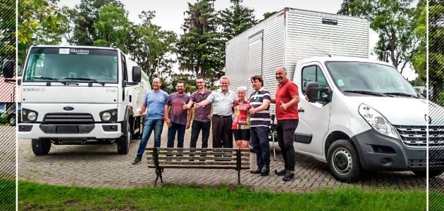 Anibelli participa de entrega de equipamentos em Quatro Barras