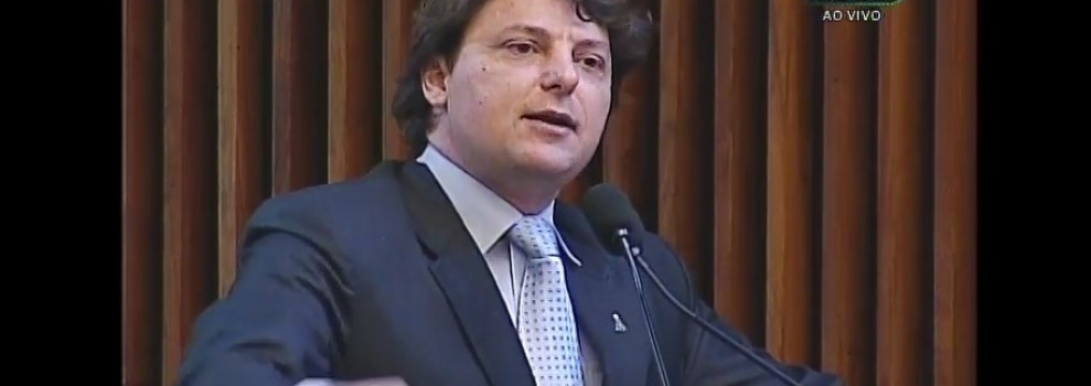 Deputado Anibelli Neto critica a dilapidação do patrimônio público no Paraná