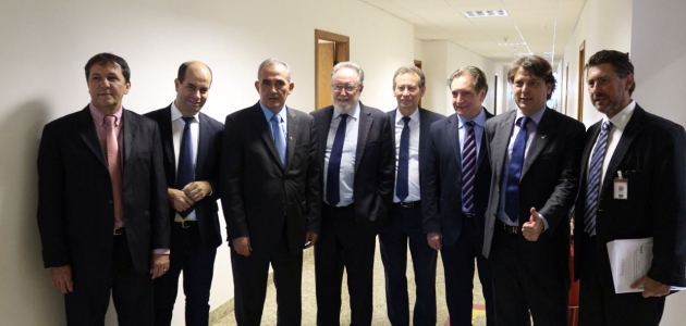 Justiça interrompe votação de emenda que suspende reposição dos servidores