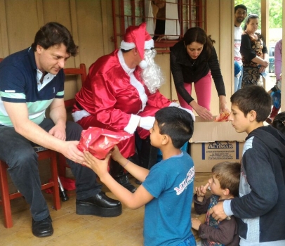 Deputado Anibelli Neto participa do Natal Solidário em Agudos do Sul