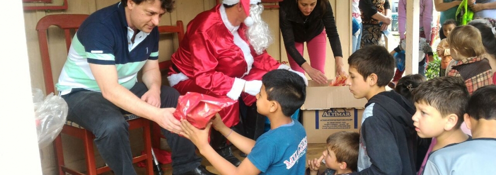 Deputado Anibelli Neto participa do Natal Solidário em Agudos do Sul