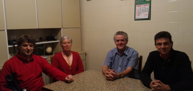 Deputado Anibelli Neto visita lideranças de Quatro Barras