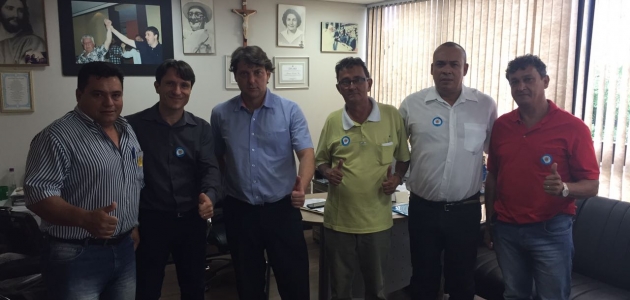 Prefeito Rogerio Rigueti do PMDB de Engenheiro Beltrão e os vereadores Valdecir do Buzão, Fininho, Valdir Americano e Severo visitam Anibelli Neto.