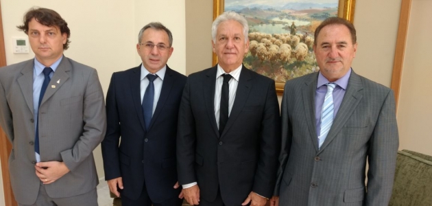 Deputado Anibelli Neto visita Tribunal de Justiça do Paraná para viabilizar a construção de um novo Fórum  para a cidade de  Clevelândia.