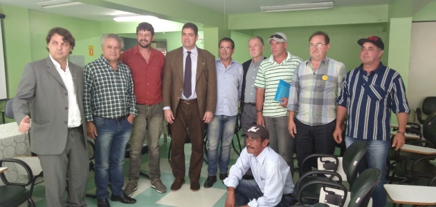 Deputado Anibelli Neto visita sede do INCRA (Instituto Nacional de Colonização e Reforma Agrária) com prefeito de Clevelândia Ademir Gueller do PMDB