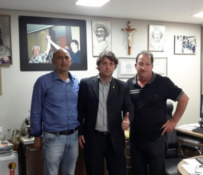 Deputado Anibelli recebe visita do Prefeito Jaime Carniel de Pinhal de São Bento e o Vereador Presidente da Câmara Clóvis Vieira Velho.