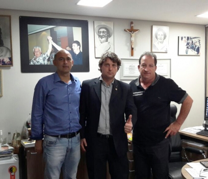 Deputado Anibelli recebe visita do Prefeito Jaime Carniel de Pinhal de São Bento e o Vereador Presidente da Câmara Clóvis Vieira Velho.