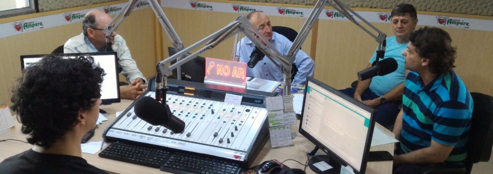 Deputado Anibelli Neto participa de entrevista na Rádio local de Ampére