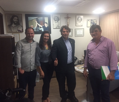 Anibelli Neto recebe amigos da Cidade de Floresta