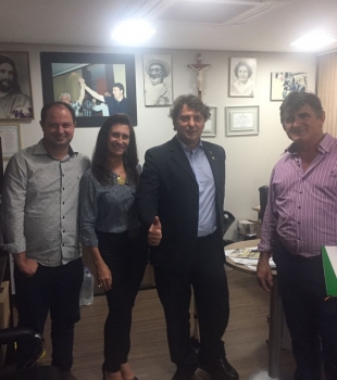 Anibelli Neto recebe amigos da Cidade de Floresta