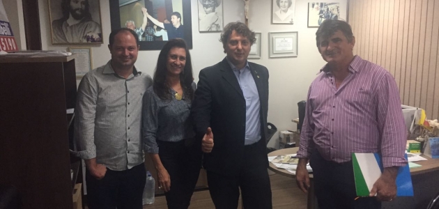 Anibelli Neto recebe amigos da Cidade de Floresta