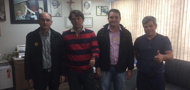 Anibelli recebe visita de vereadores de Ampére