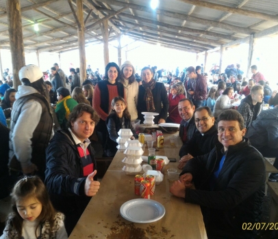 Anibelli Neto participa da Festa de São Pedro em Quatro Barras.