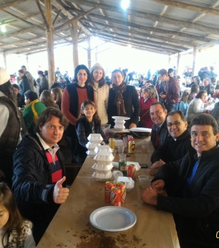 Anibelli Neto participa da Festa de São Pedro em Quatro Barras.