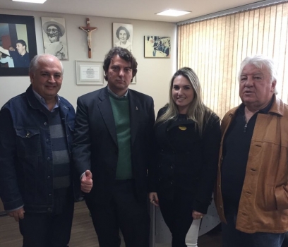  Anibelli Neto recebe visita da vereadora Alana Roveda e Fernando Peppes.