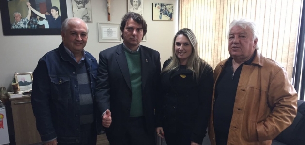  Anibelli Neto recebe visita da vereadora Alana Roveda e Fernando Peppes.