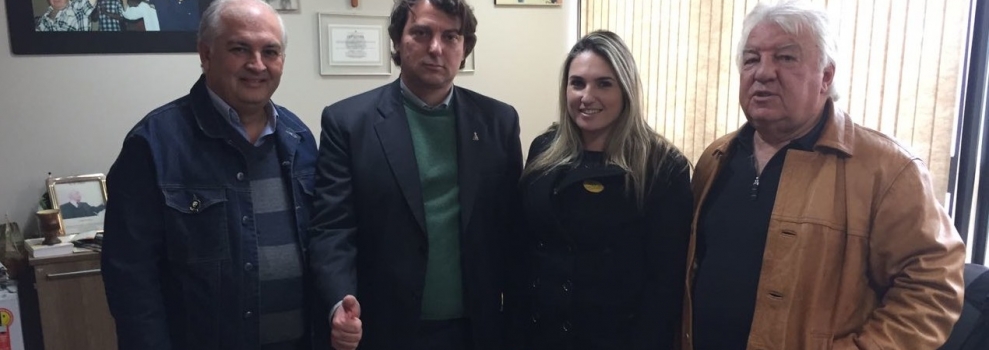  Anibelli Neto recebe visita da vereadora Alana Roveda e Fernando Peppes.