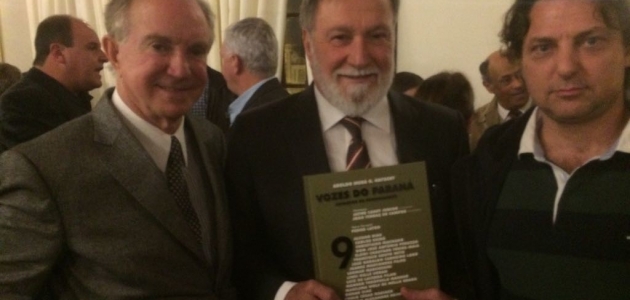 Anibelli participa do lançamento do livro Vozes do Paraná 9 – Retratos de Paranaenses, de autoria do jornalista e professor Aroldo Murá G. Haygert.