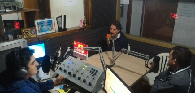 Anibelli concede entrevista na Rádio de Quitandinha.