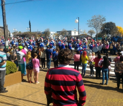 Anibelli participa do desfile de 7 de setembro na Cidade de Clevelândia.