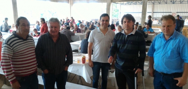 Anibelli Neto participa da Festa na Igreja de São João Paulo II em São Mateus do Sul.